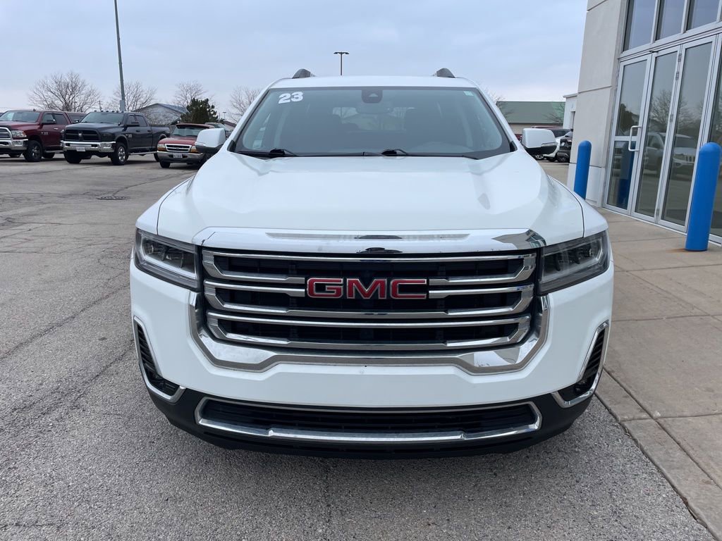 Used 2023 GMC Acadia SLT image 3