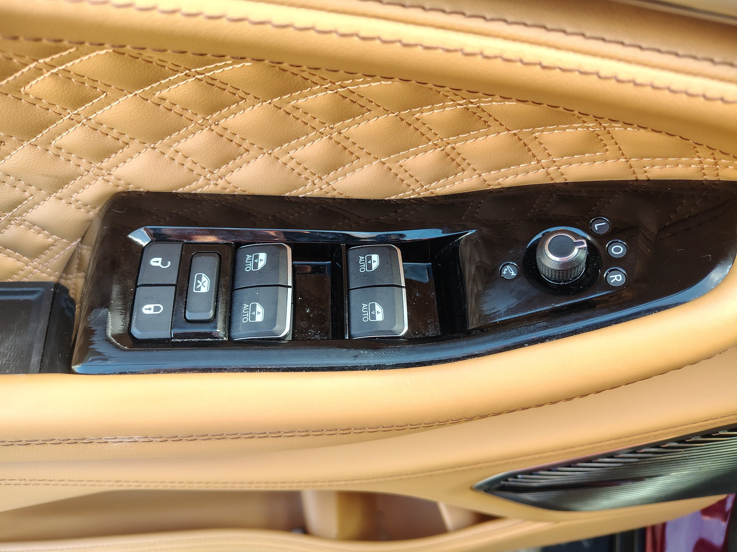 Certified 2025 Jeep Grand Cherokee L Summit AWD/4WD image 24