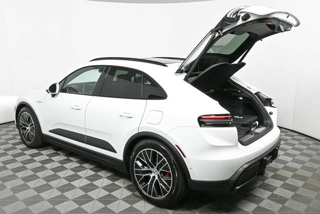 New 2025 Porsche Macan 4S Electric image 39