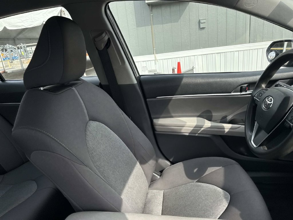 Used 2022 Toyota Camry LE w/ Convenience Package FWD image 18