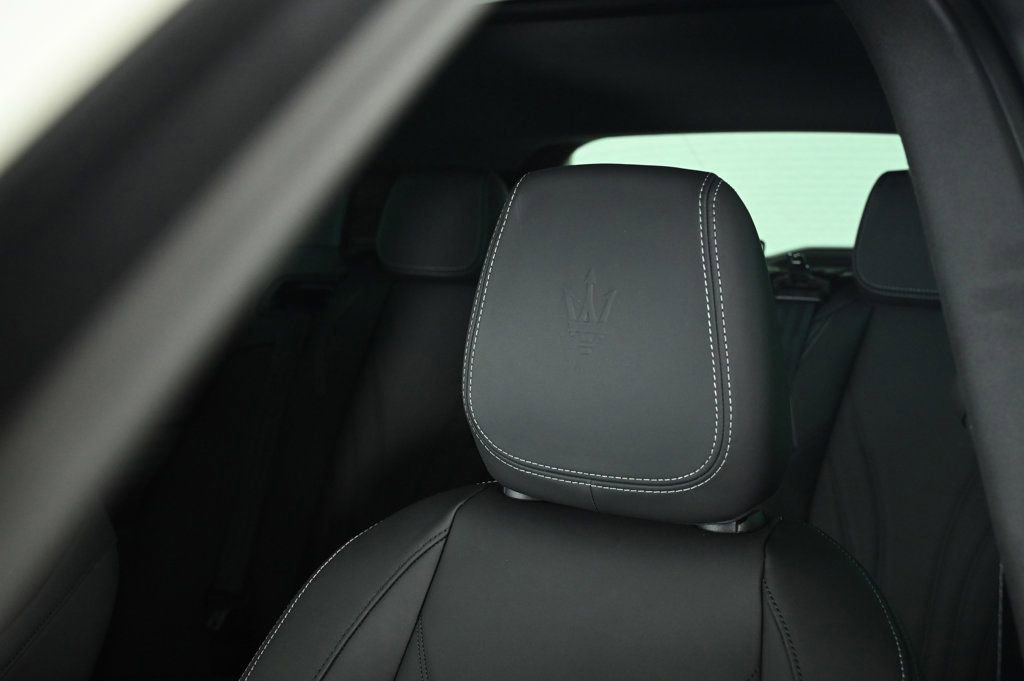 Used 2025 Maserati Grecale GT image 22