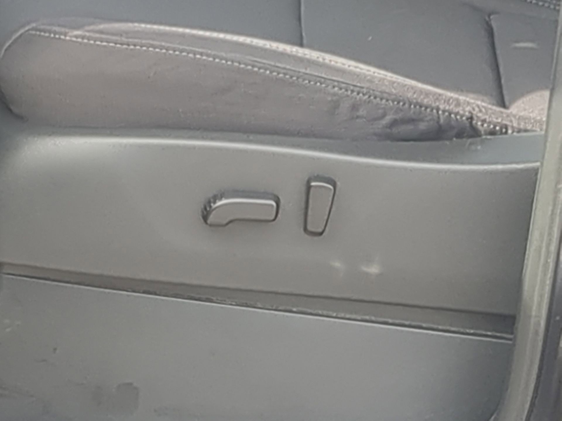 Used 2023 Nissan Frontier SV w/ Midnight Edition Package image 13