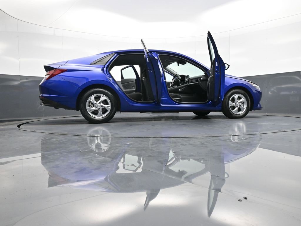 Certified 2023 Hyundai Elantra SE w/ Cargo Package image 47