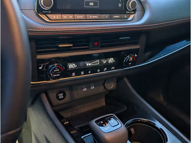 Certified 2025 Nissan Rogue SV image 21