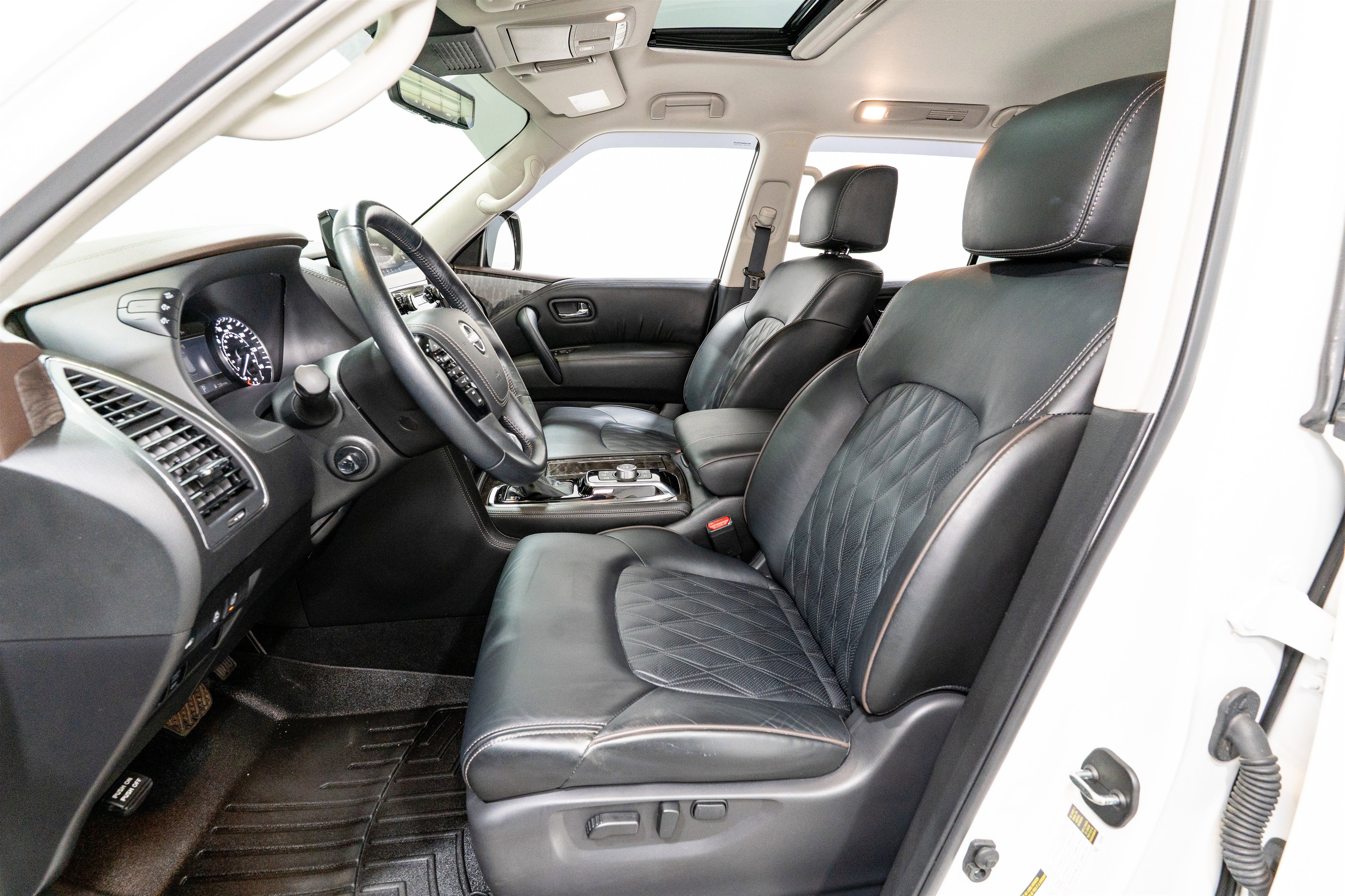 Used 2023 Nissan Armada Platinum w/ Captain's Chairs Package RWD image 16