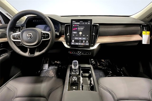 New 2026 Volvo XC90 B6 Plus w/ Protection Package Premier image 5