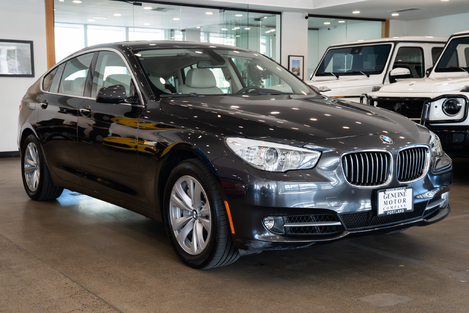 Used 2012 BMW 535i Gran Turismo RWD image 3