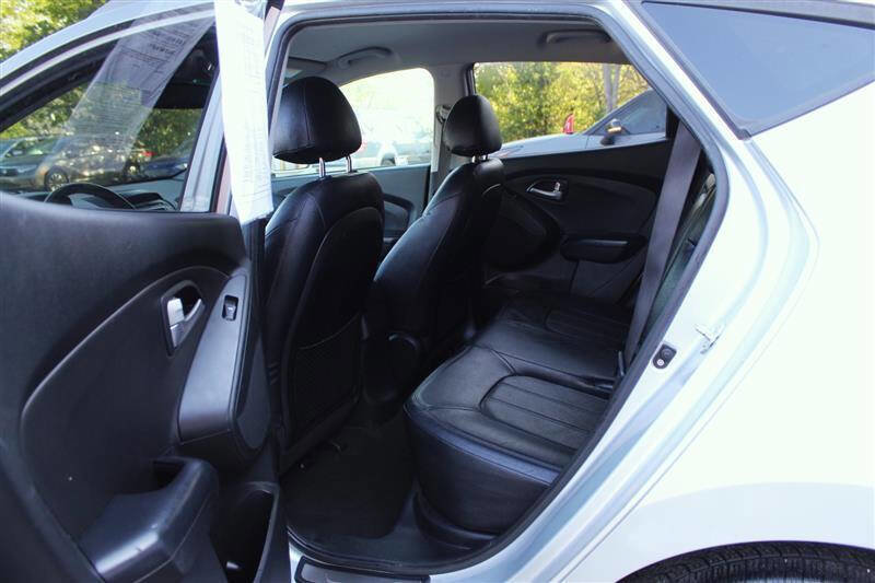 Used 2012 Hyundai Tucson Limited FWD image 21