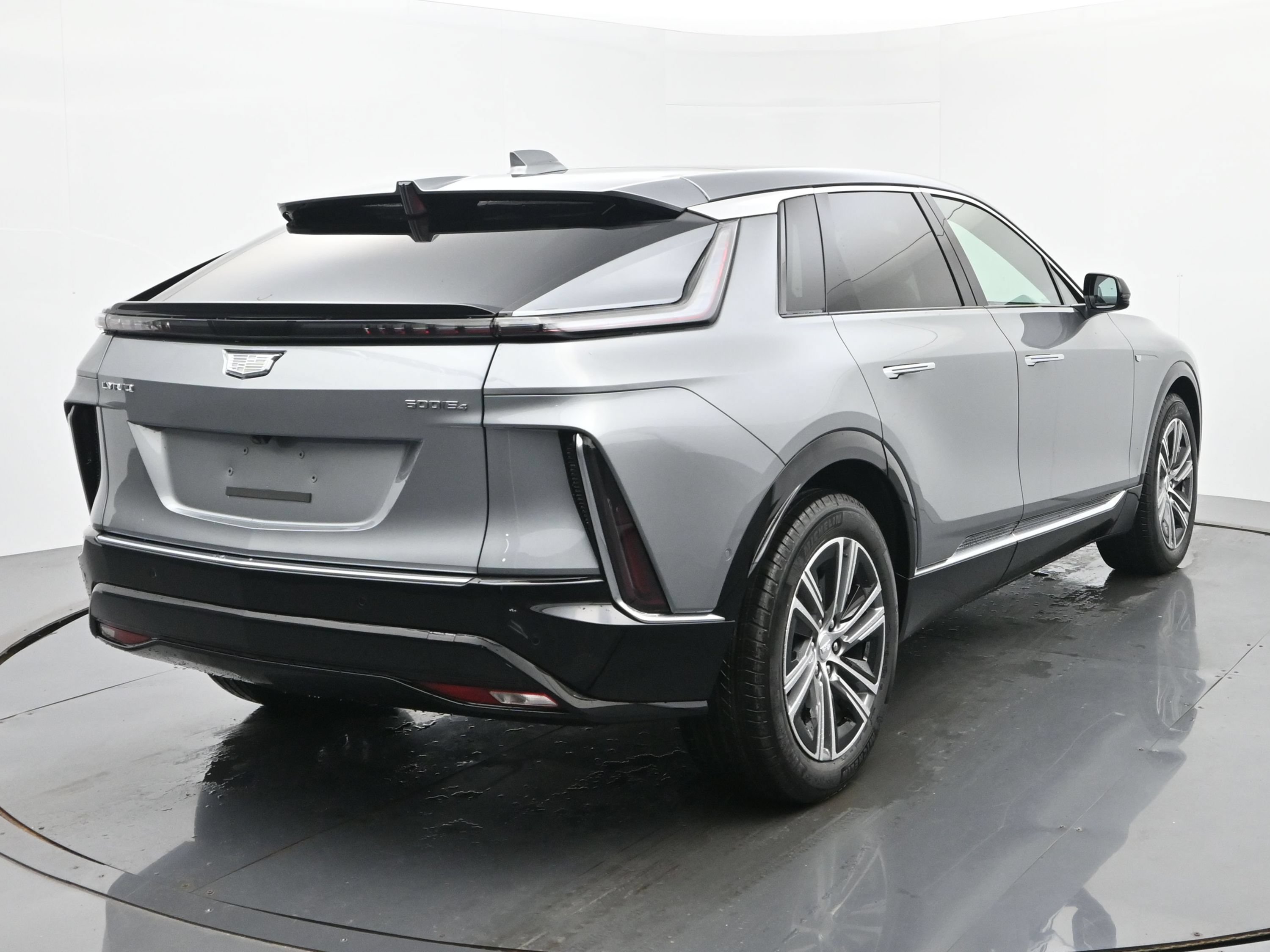 New 2026 Cadillac Lyriq Luxury w/ LPO, Floor Liner Package AWD/4WD image 5
