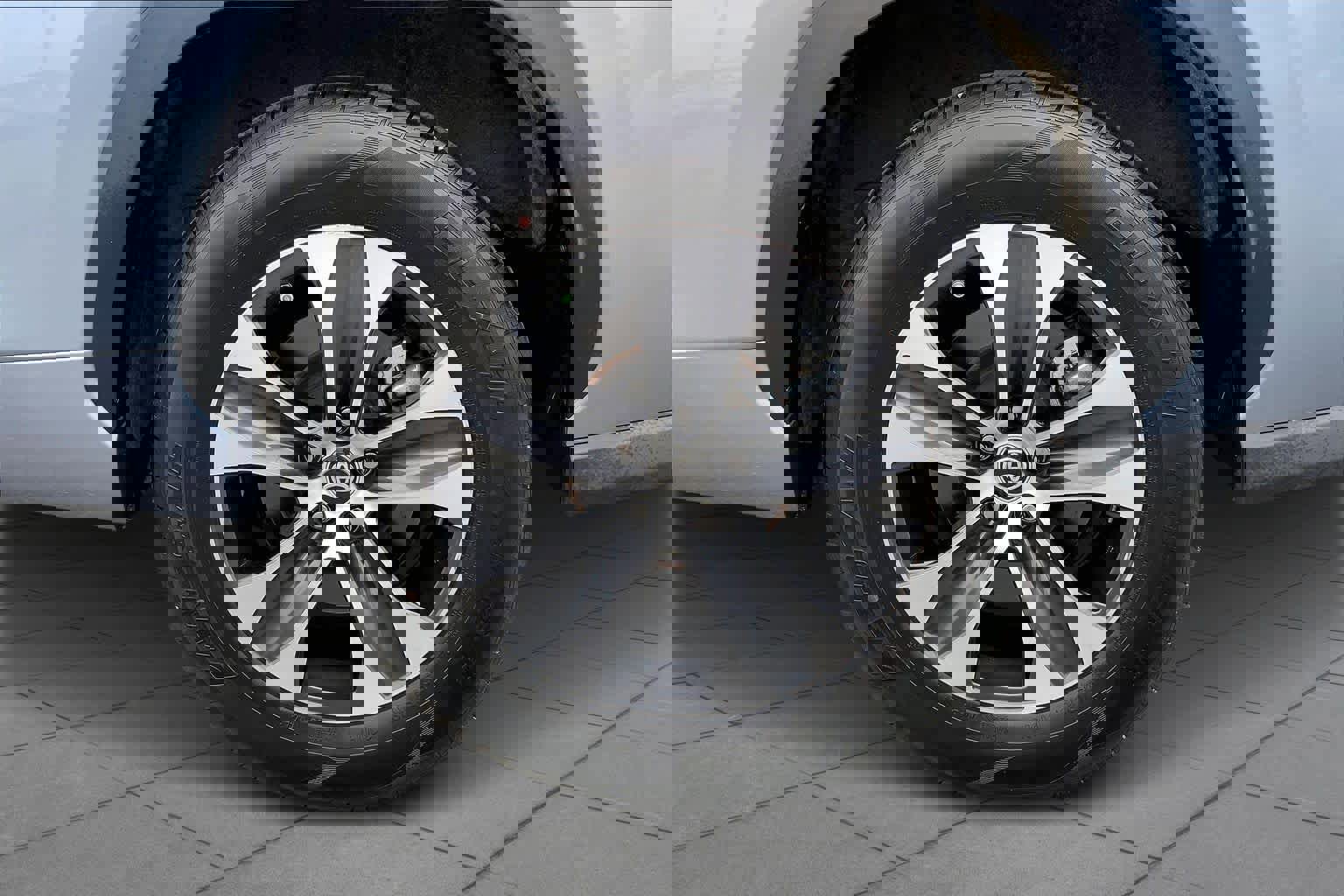 Used 2022 Toyota Highlander XLE image 11