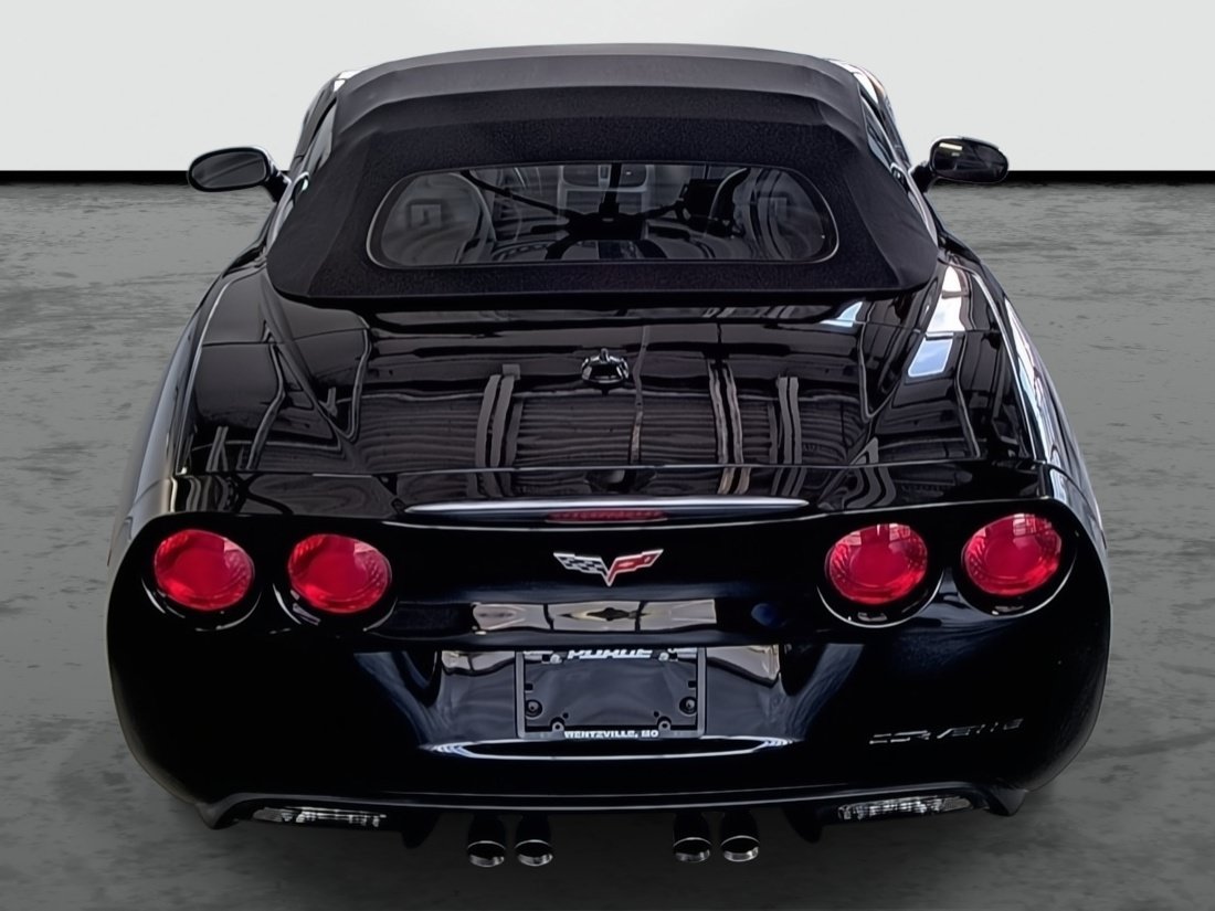 Used 2005 Chevrolet Corvette Convertible w/ Preferred Equipment Group RWD image 3