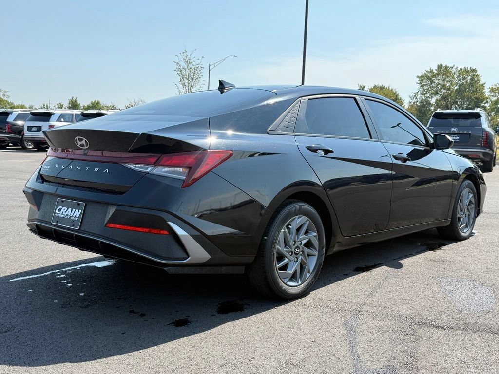 Used 2024 Hyundai Elantra SEL FWD image 5