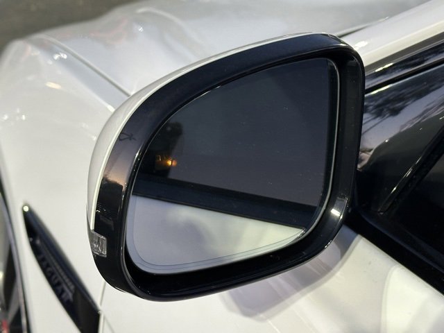 Used 2020 Jaguar XE S image 13