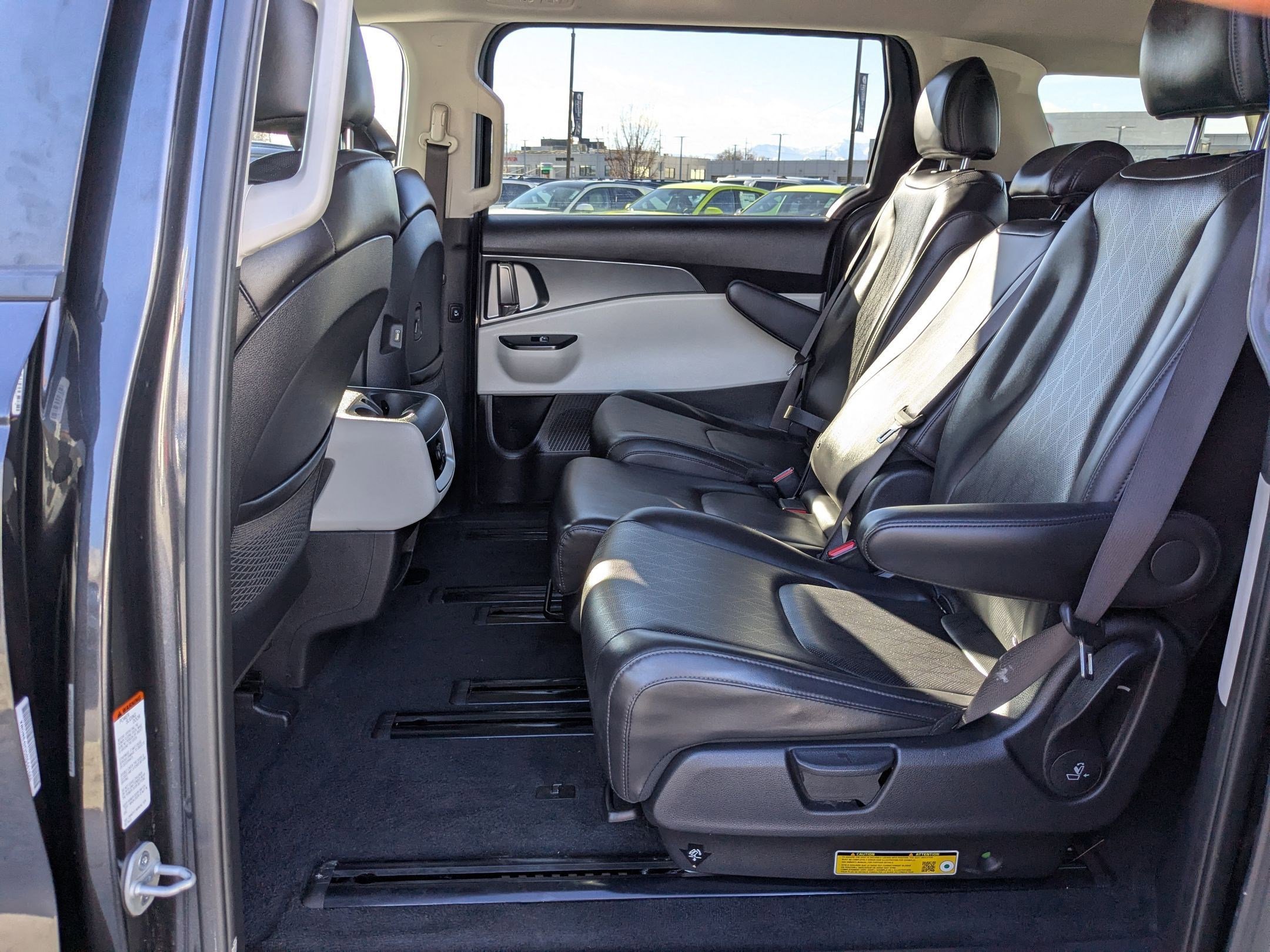 Used 2024 Kia Carnival LX image 28