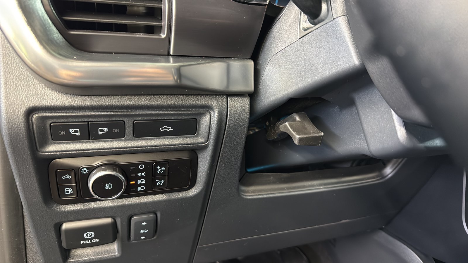 Used 2023 Ford F150 Lariat AWD/4WD image 17