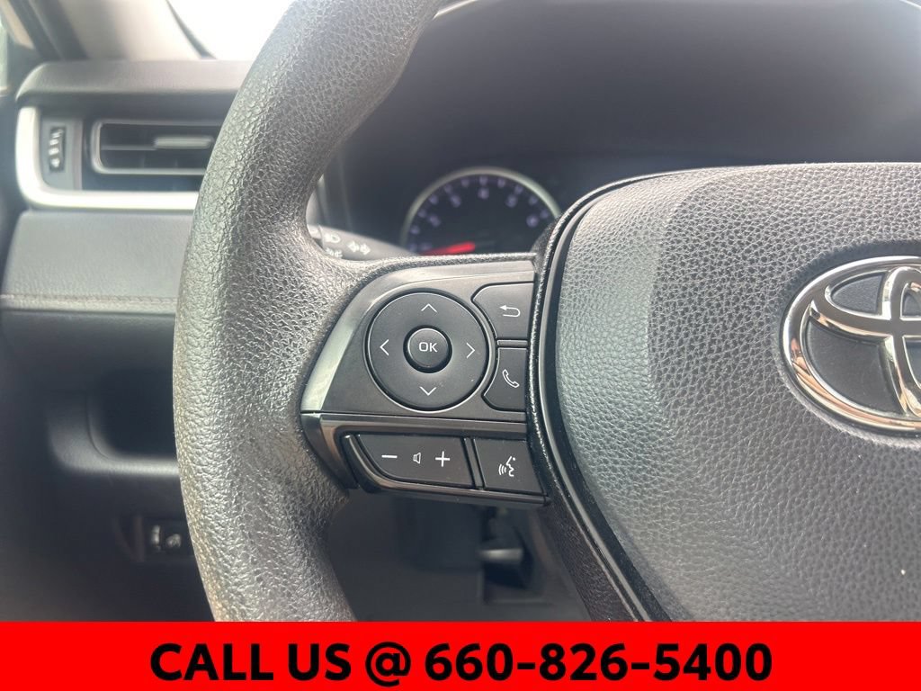 Used 2020 Toyota RAV4 LE FWD image 14