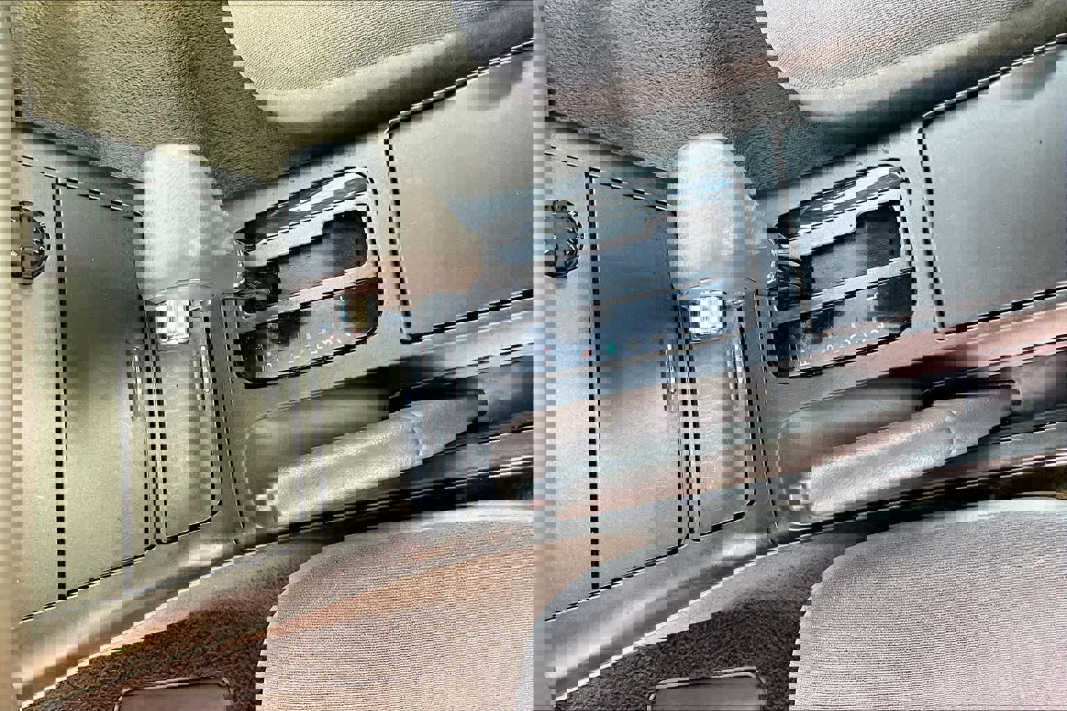 Used 2005 Toyota Camry LE image 14