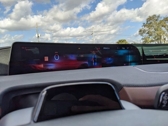 Used 2025 Lincoln Navigator Reserve image 37