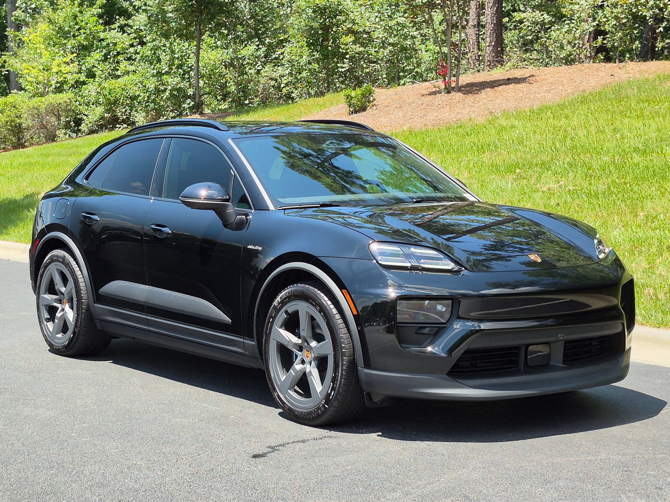 New 2026 Porsche Macan Turbo Electric RWD image 33