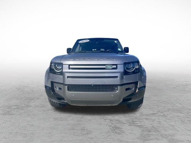 Used 2024 Land Rover Defender 130 X-Dynamic SE AWD/4WD image 2