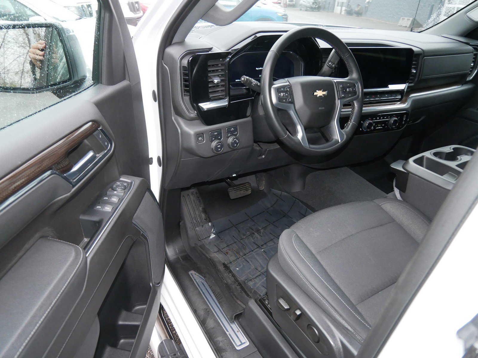 Used 2023 Chevrolet Silverado 1500 LT image 11