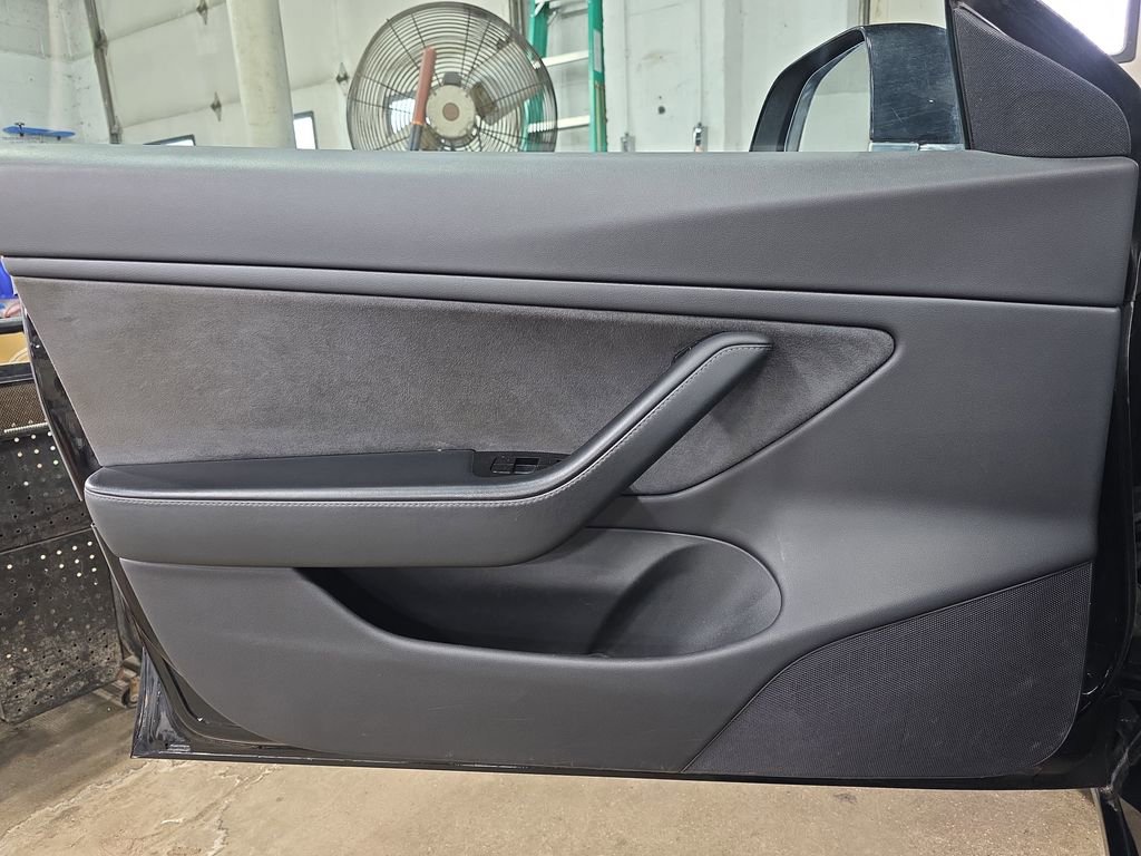 Used 2018 Tesla Model 3 Long Range image 22