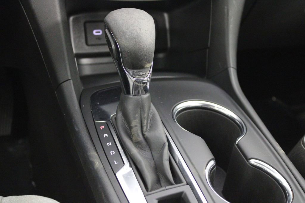 Used 2022 Chevrolet Equinox LS w/ LS Convenience Package image 39