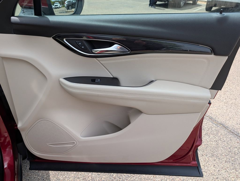 Used 2022 Buick Envision Essence w/ Safety Package AWD/4WD image 15