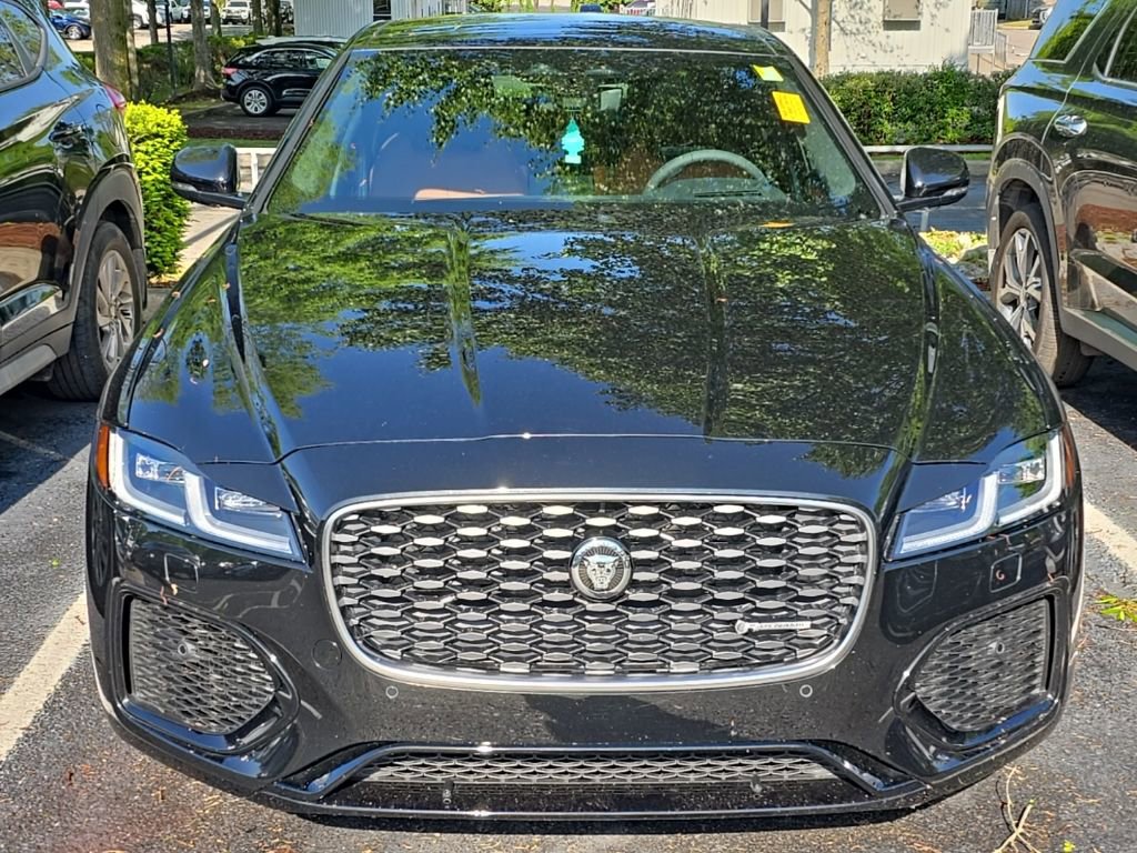 Used 2024 Jaguar XF R-Dynamic SE AWD/4WD image 3