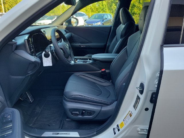 New 2026 Lexus TX 500h AWD w/ Technology Package image 16