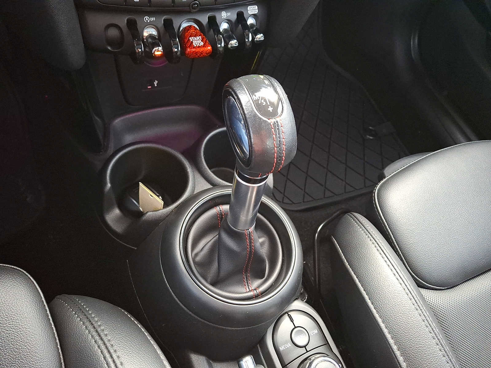 Used 2019 MINI Cooper S w/ Signature Upholstery Package image 14