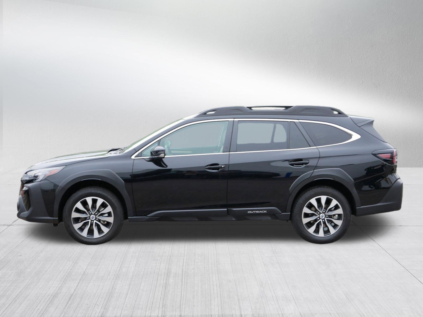 Used 2023 Subaru Outback Limited AWD/4WD image 4