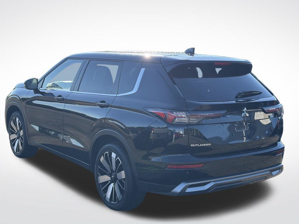 Used 2025 Mitsubishi Outlander SE AWD/4WD image 6