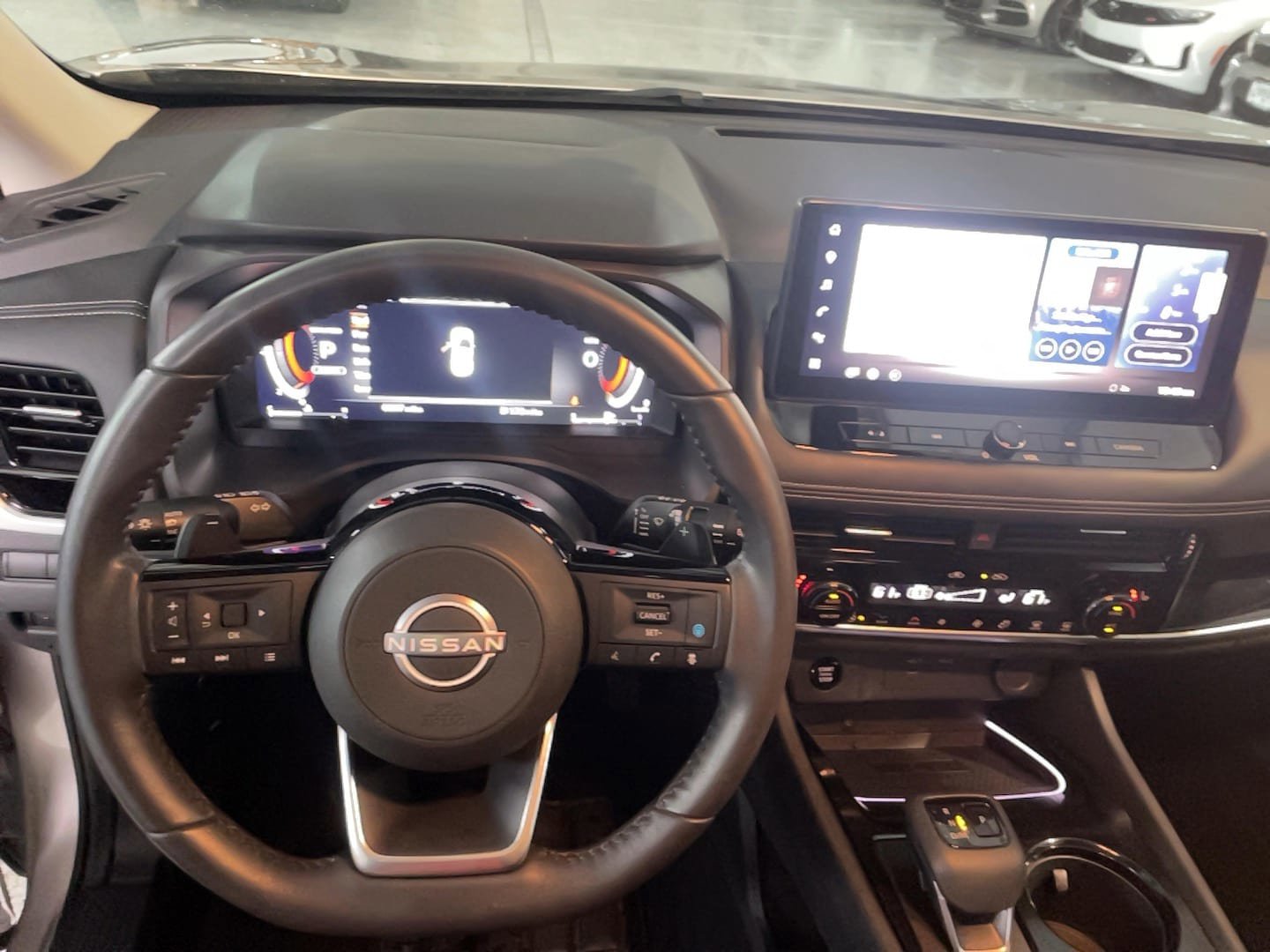Used 2024 Nissan Rogue SL w/ SL Premium Package AWD/4WD image 18