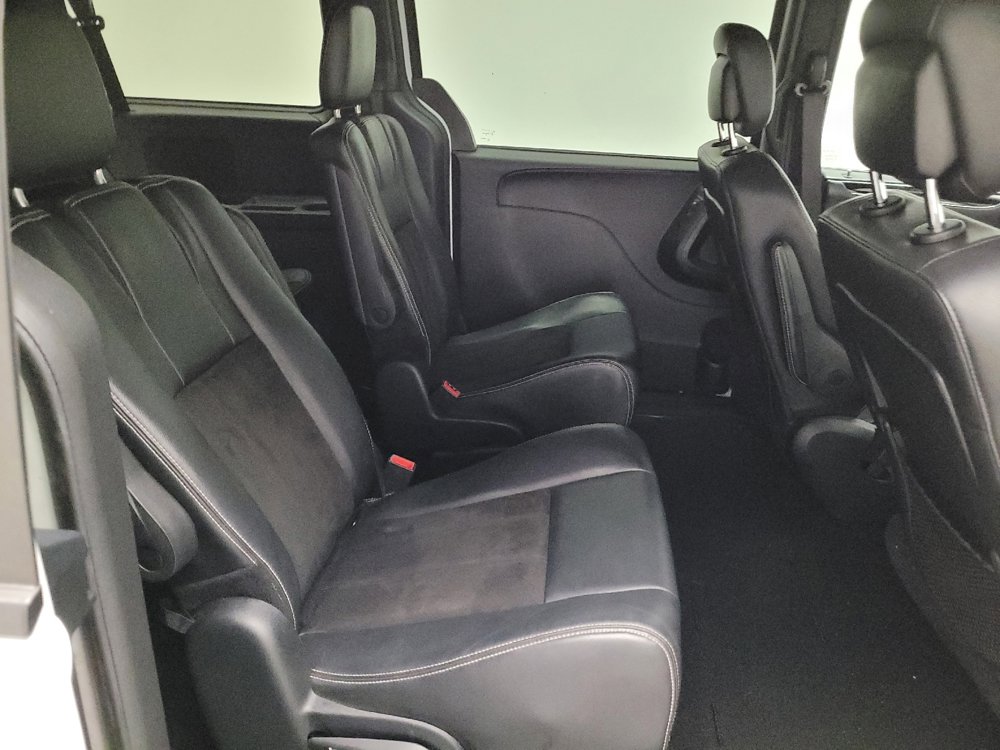 Used 2020 Dodge Grand Caravan SXT w/ Driver Convenience Group image 19