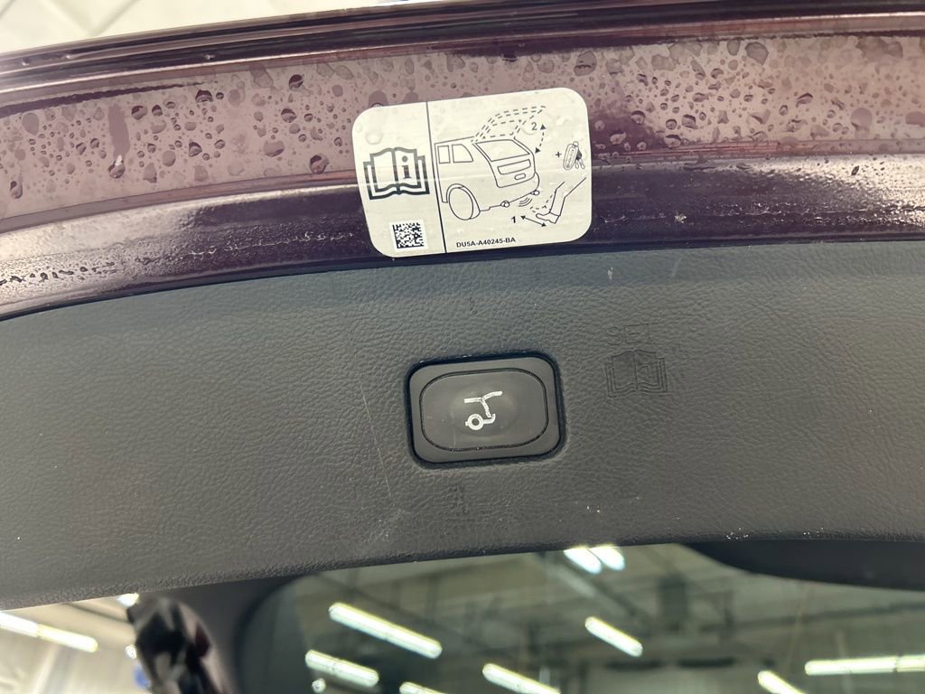 Certified 2020 Ford Edge Titanium w/ Equipment Group 301A AWD/4WD image 31