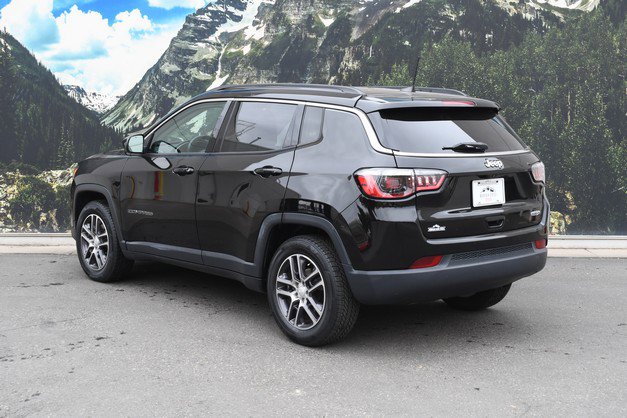 Used 2019 Jeep Compass Latitude w/ Popular Equipment Group image 9