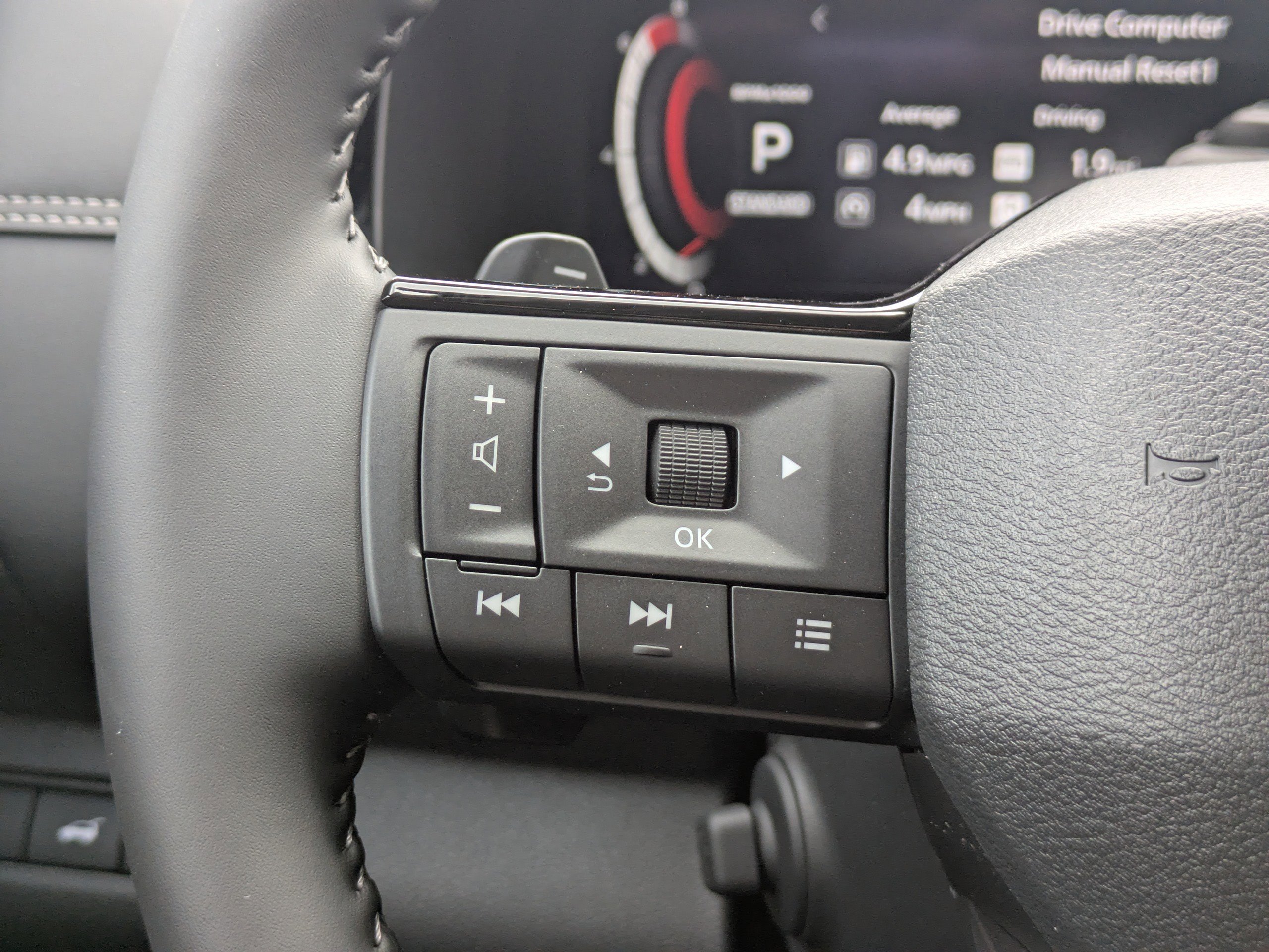 New 2026 Nissan Pathfinder Platinum w/ Cargo Package FWD image 30