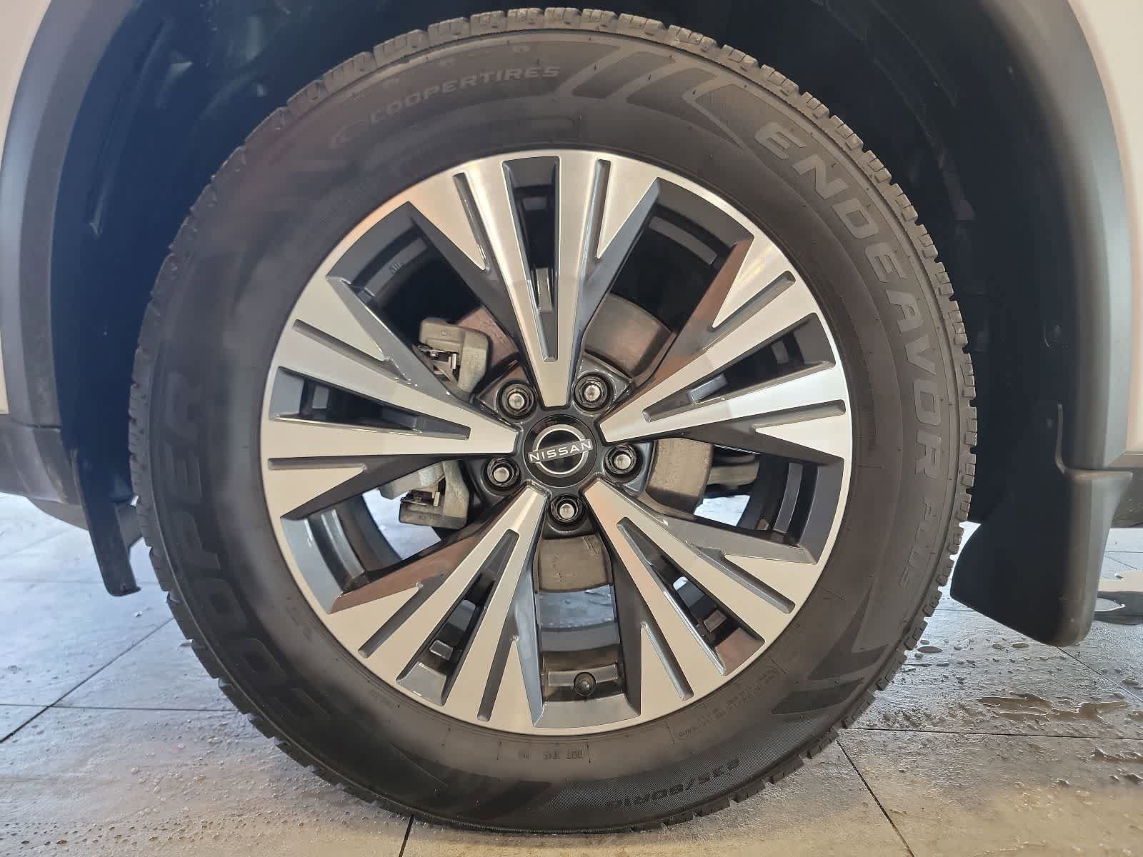 Used 2022 Nissan Rogue SV AWD/4WD image 29