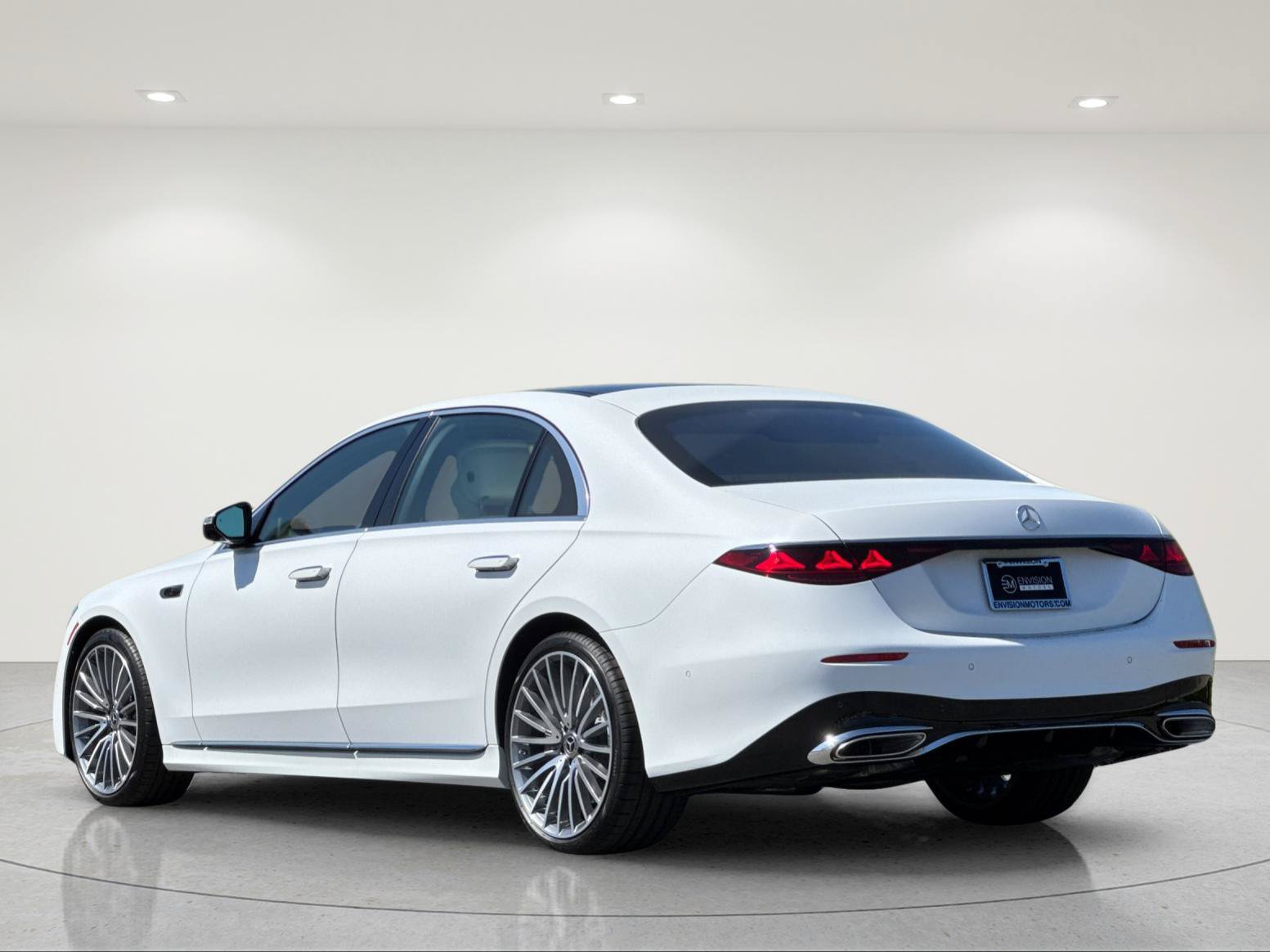 New 2027 Mercedes-Benz S 580 4MATIC Sedan image 3