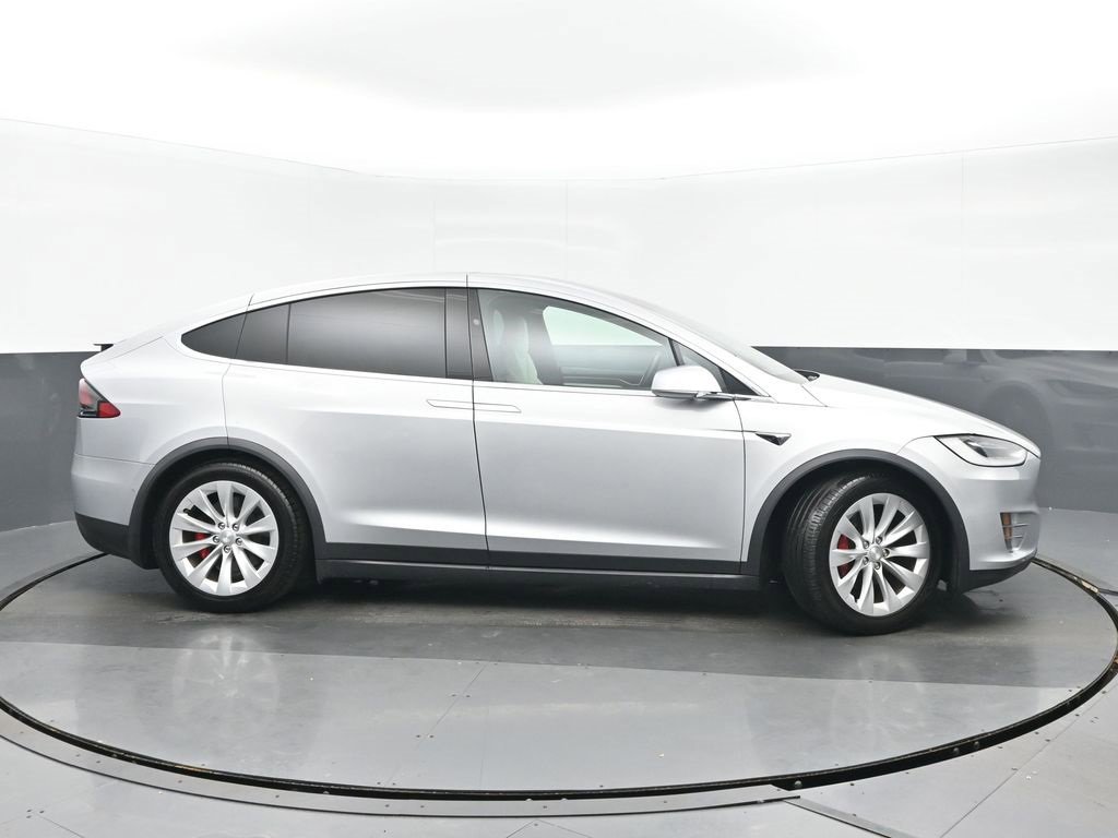 Used 2018 Tesla Model X P100D image 2