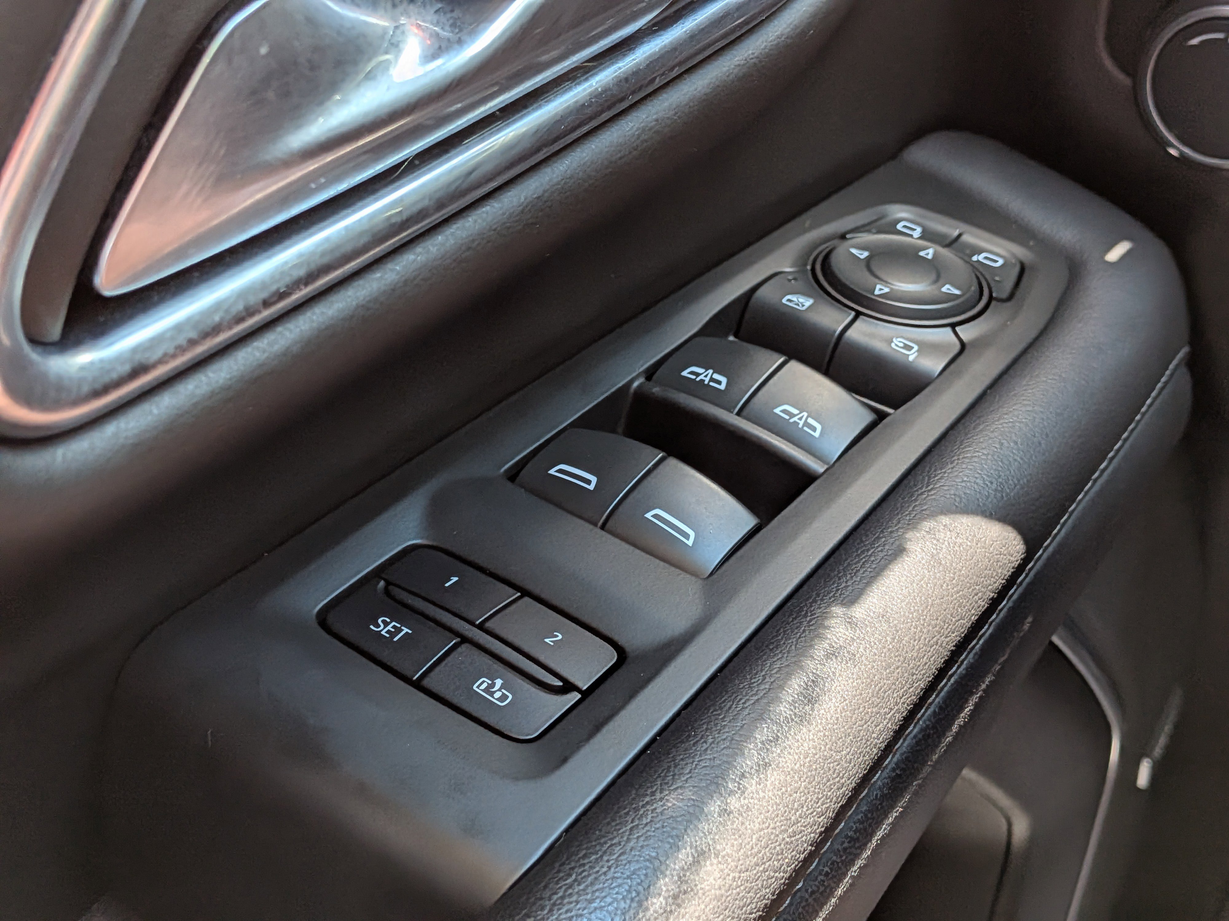 Used 2021 Chevrolet Suburban LT w/ Luxury Package RWD image 22