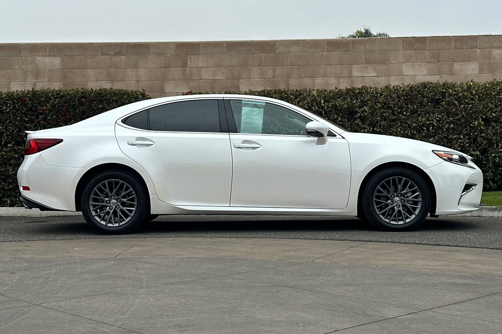 Used 2018 Lexus ES 350 image 3
