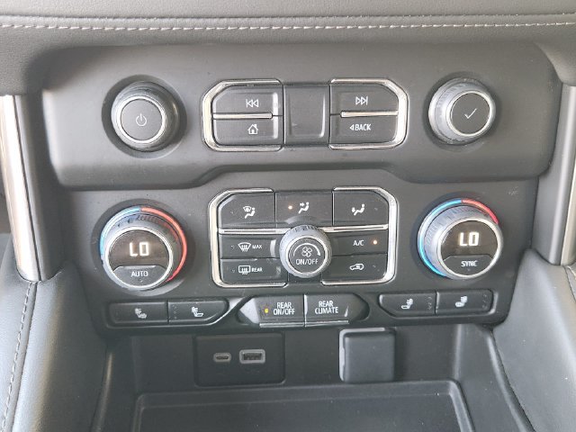 Used 2024 Chevrolet Tahoe LT RWD image 17