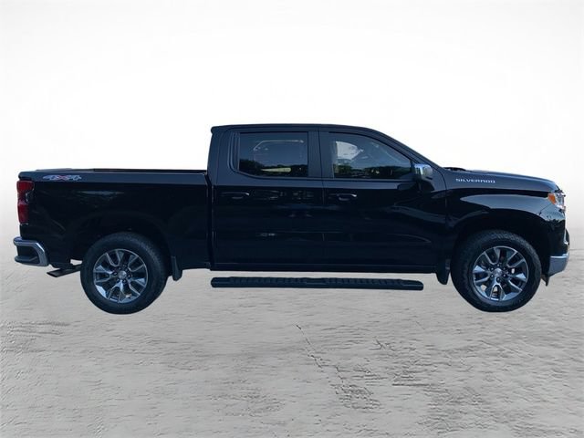 Used 2025 Chevrolet Silverado 1500 LT AWD/4WD image 2