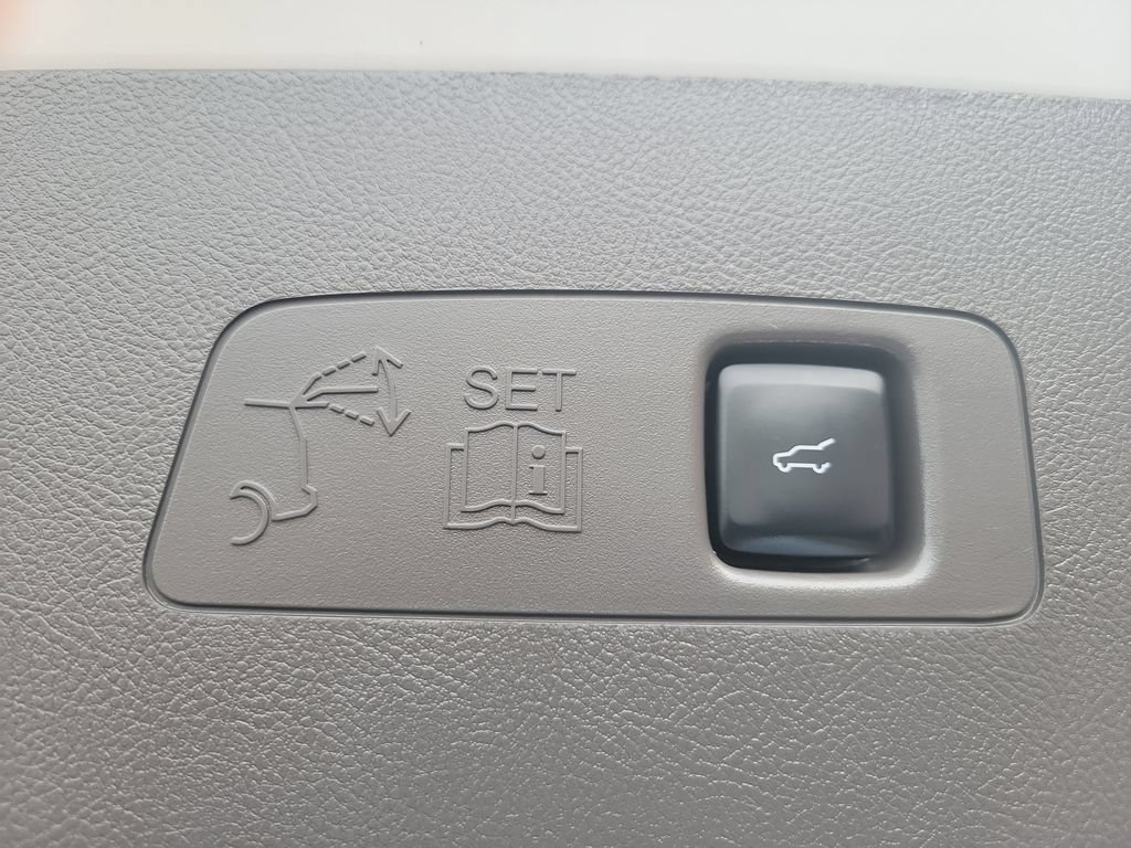 Used 2024 Lincoln Corsair FWD w/ Equipment Group 101A image 32