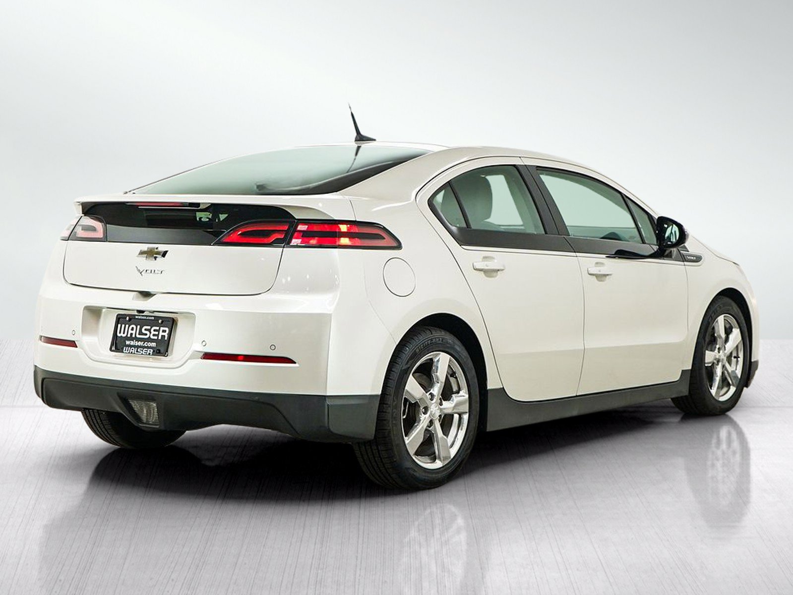 Used 2013 Chevrolet Volt Premium w/ Premium Trim Package FWD image 5