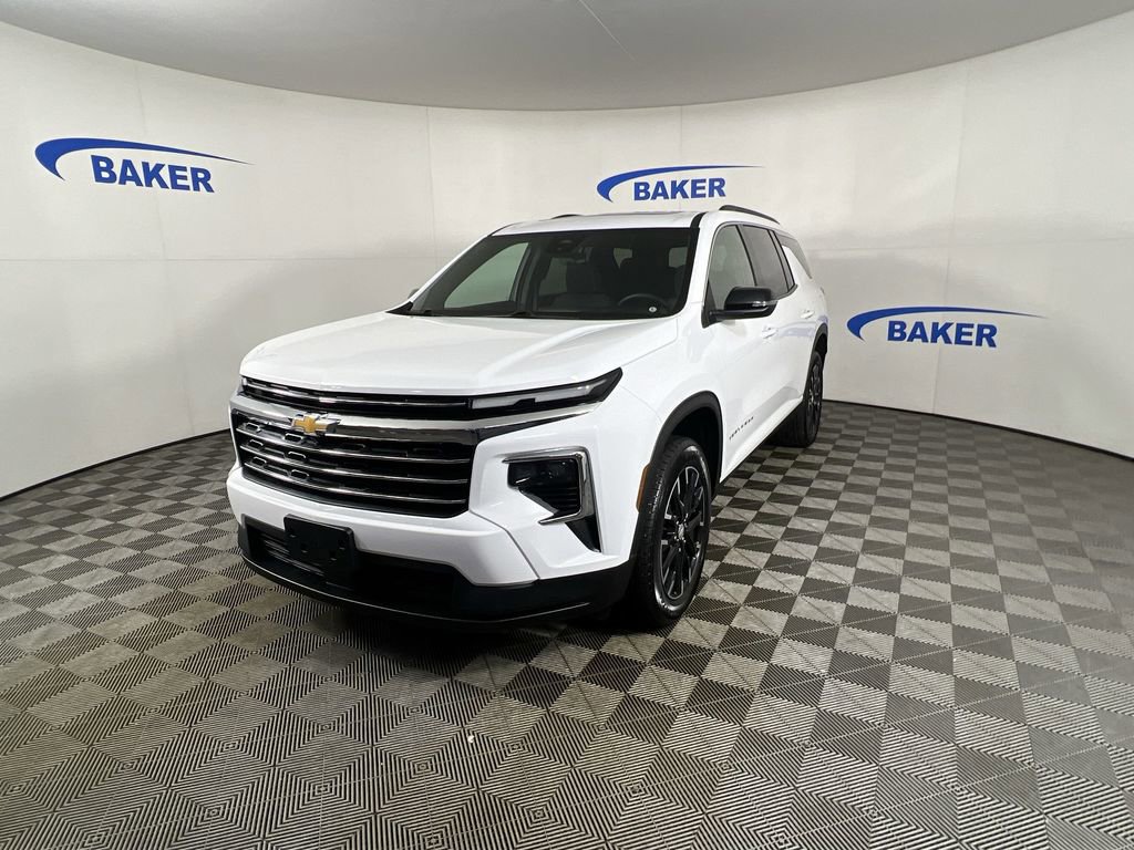 Certified 2025 Chevrolet Traverse LT w/ Sun and Wheel Package image 5