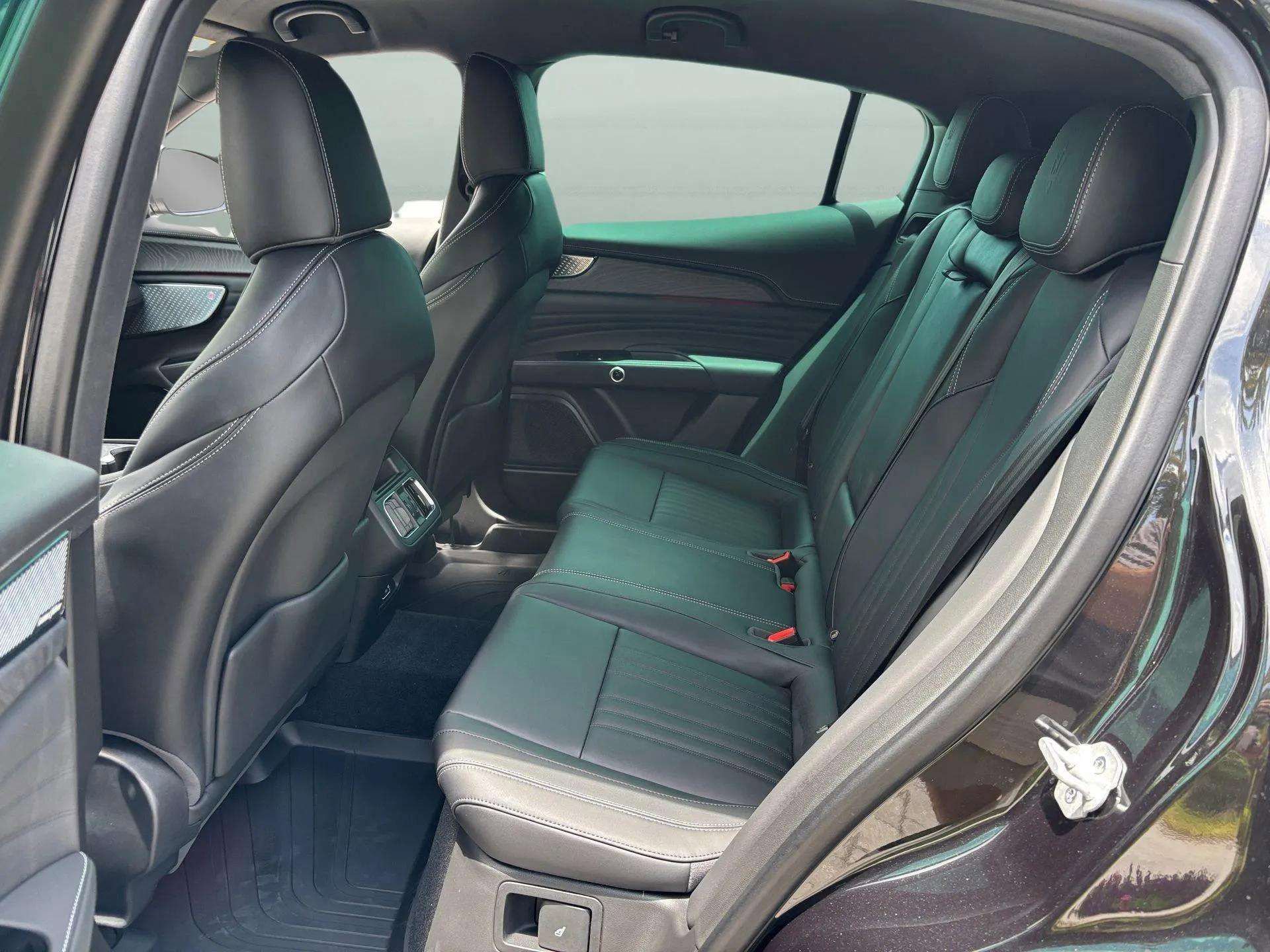 New 2025 Maserati Grecale GT image 24