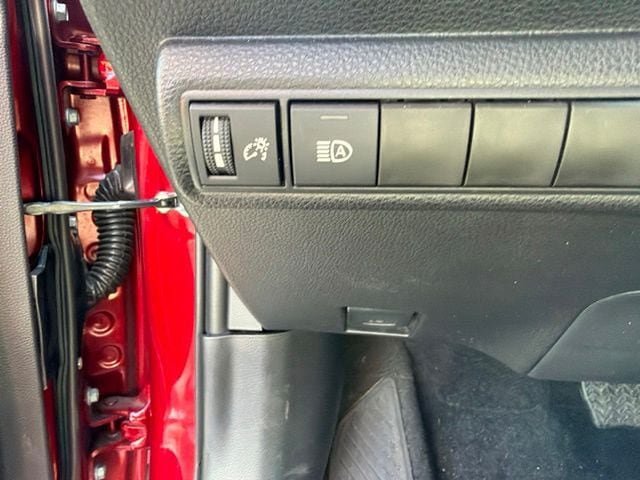 Certified 2025 Toyota Corolla LE FWD image 7